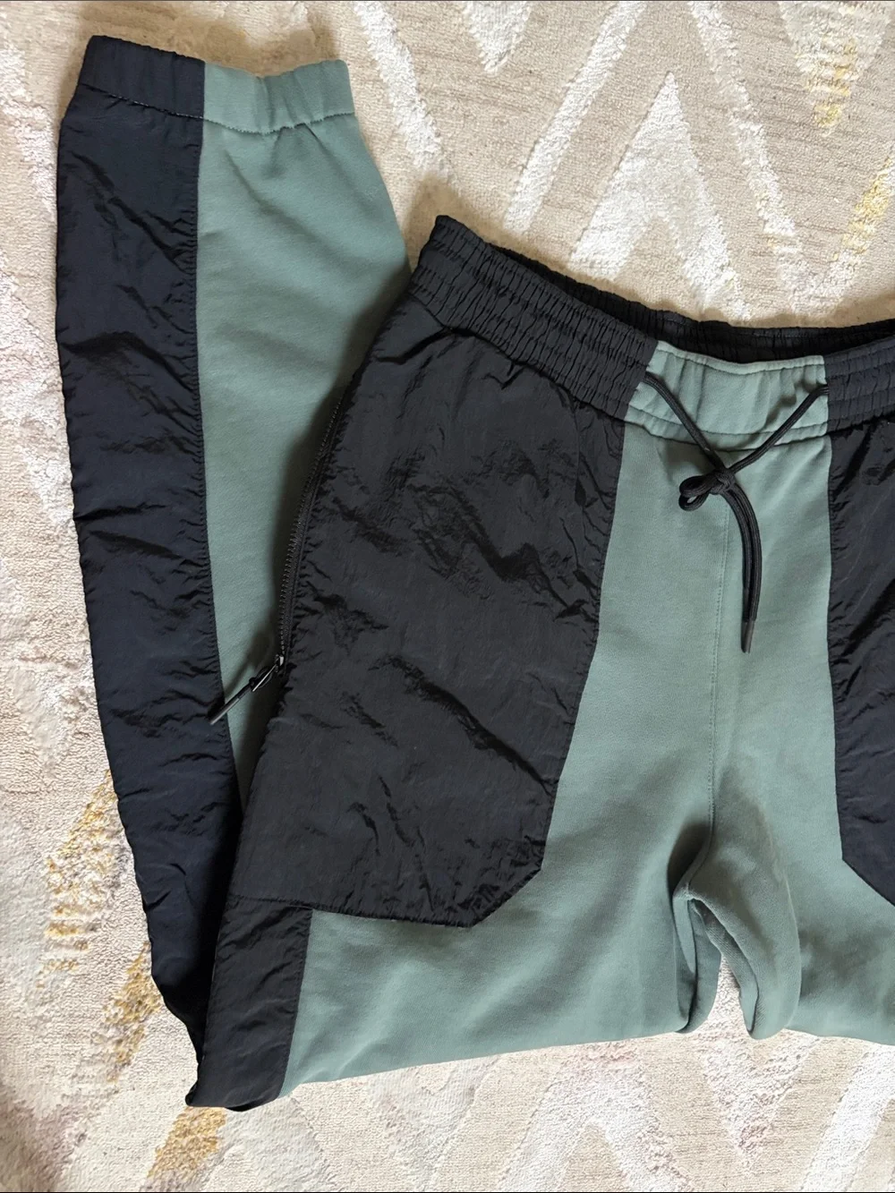 Jordan Men's Engineered Statement Fleece Pants Green Black Size Medium